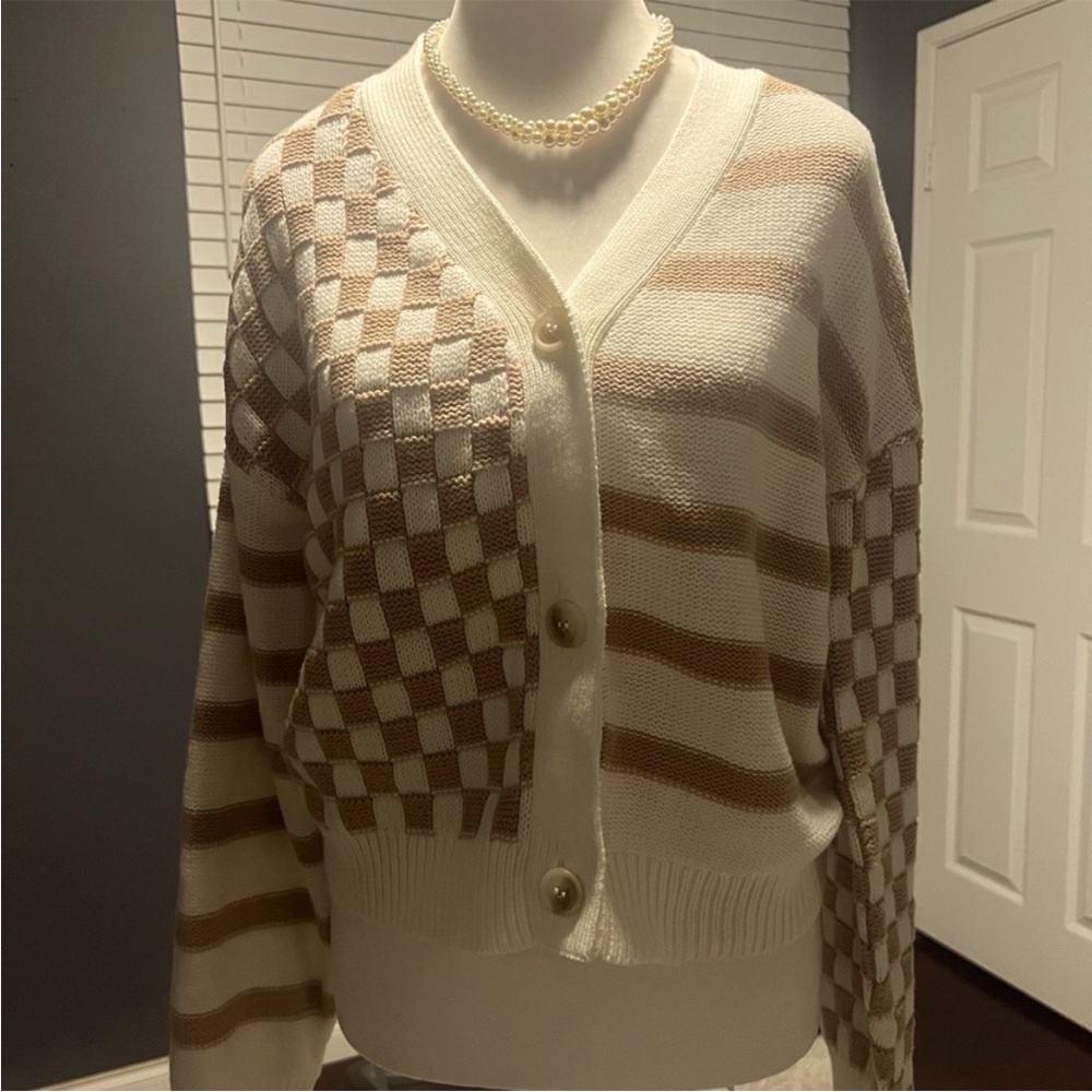 New Sincerely Jules Cream and Brown Checkered Cardigan. Size M